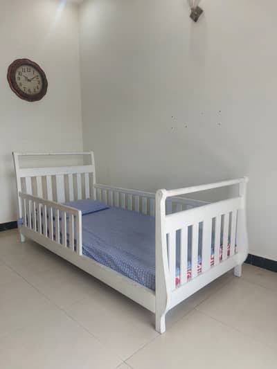 Baby bed with mattress
