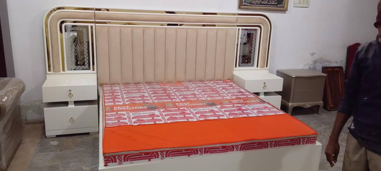 bed with sidetable 0