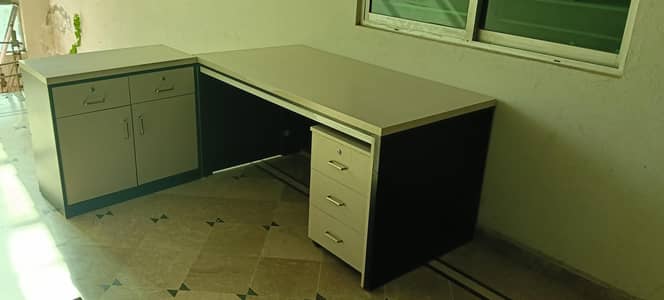 Office Executive table & Staff tables for sale