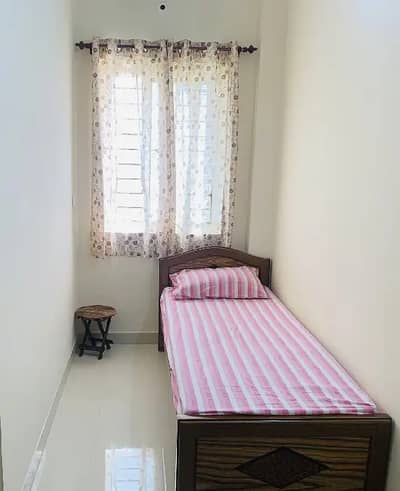 Single bed | no families | Farid town swl
