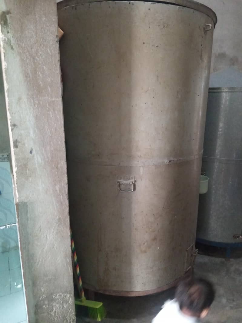 Wheat storage drum 0