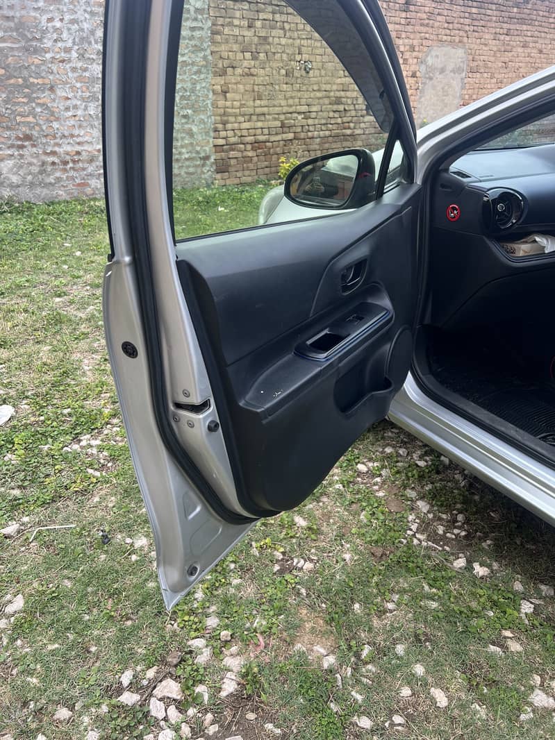 Toyota Aqua  2015/18                   phone03348758712 03358046386 12