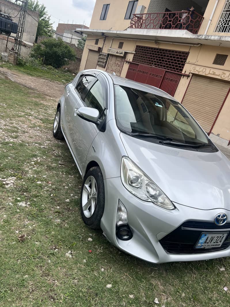 Toyota Aqua  2015/18                   phone03348758712 03358046386 17