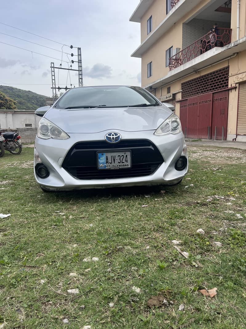 Toyota Aqua  2015/18                   phone03348758712 03358046386 18