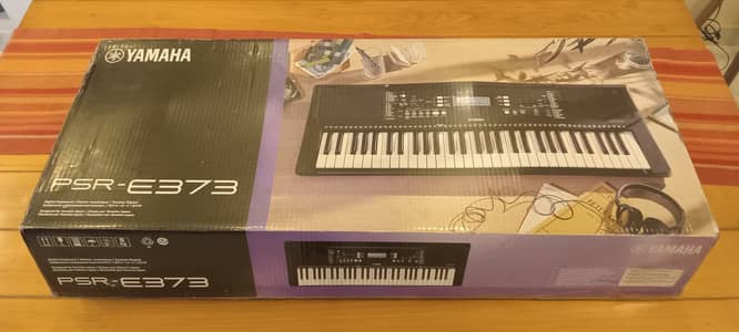Yamaha PSR 373 Portable keyboard - LIKE NEW!!! In complete packing!