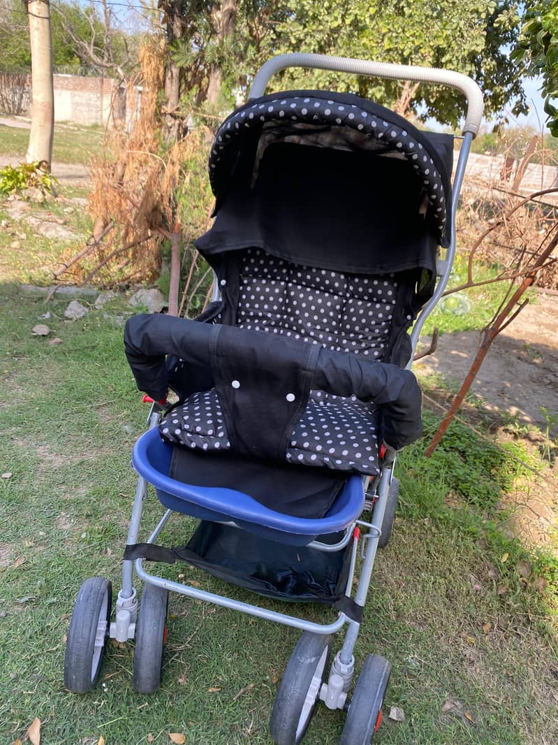 stroller/ pram 4