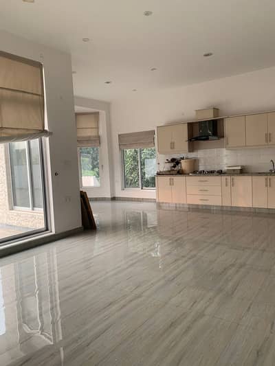 2 Kanal old House is available for sale in Model Town A Block with following specifications