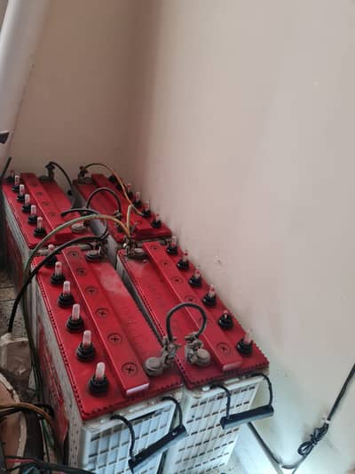 4 Phoenix Tubular Tx 2500 batteries with excellent backup time