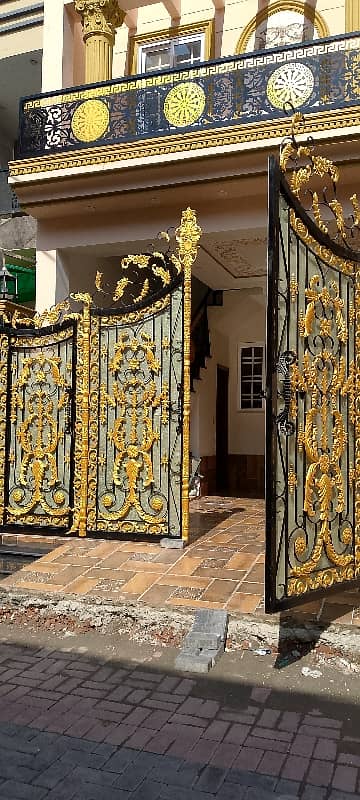 6 Marla Triple Storey Brand New In Pak Block Iqbal Town Y