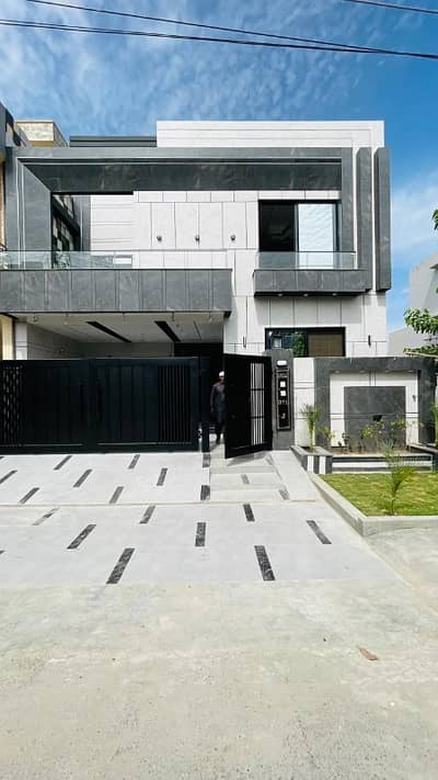 10 Marla brand new house available for rent family ka ly