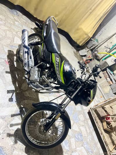 Honda 125 Deluxe 2016 model black