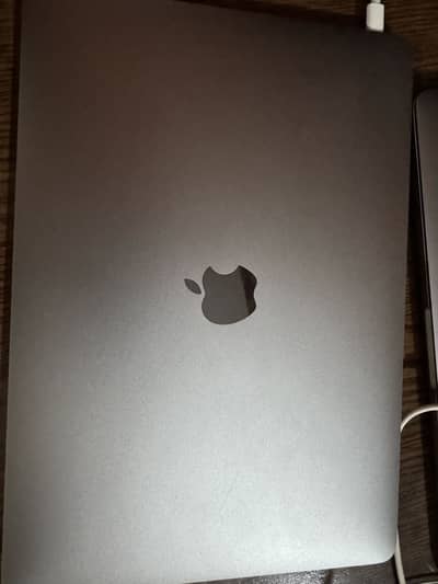 2017 macbook pro in lush condition