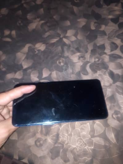 girne ki waja se board hil gya hai work nhi kar raha haii