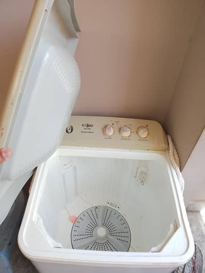 washing machine. 0310//240//11//57