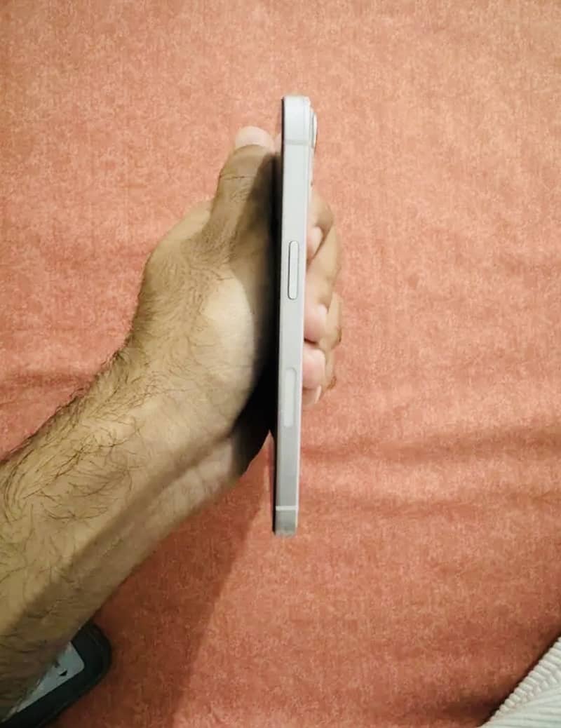 IPhone 13 PTA (256GB) 2