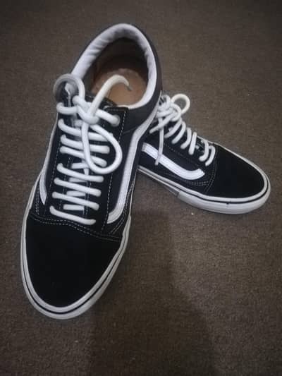 VANS Old Skool Sneaker For Men (Black ,42 size )