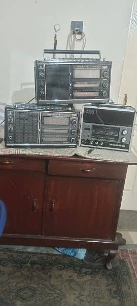 GRUNDIG SATELLIT 2100 TRANSISTER RADIO
