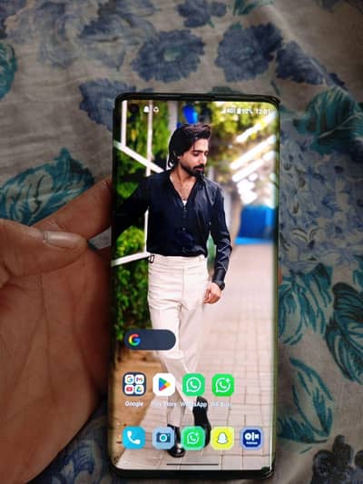 12 GB Ram 256 GB memory