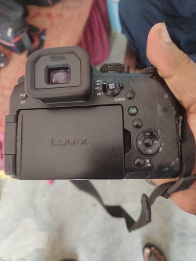 Lumix Fz2500