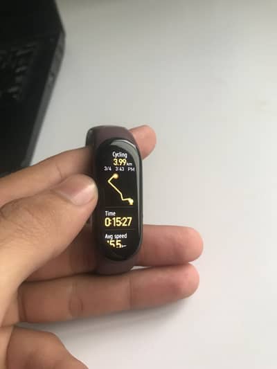 Mi Band 6 slightly used in Perfect condition