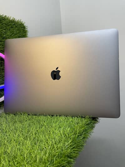 Apple MacBook Pro 2019 15 Inch  Core i9| 16 GB RAM 512 Gb SSD Touch Us