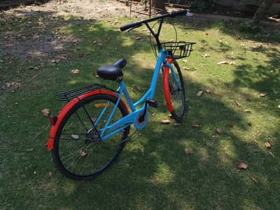 Phoenix bicycle, excellent condition, lightly used, price negotiable.