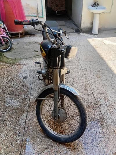 70 bike for sale bike document all ok but biometrice ni ha