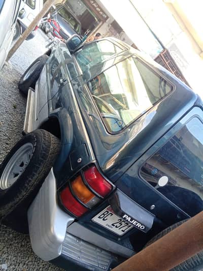 3 door pjero 2400cc dasail miniwal aut shwar he