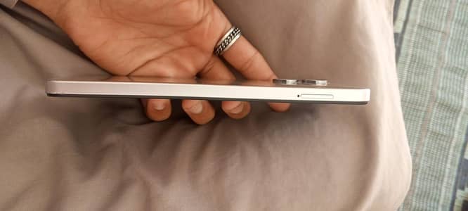 charge ha box NAHI ha 4+4 64 15 version