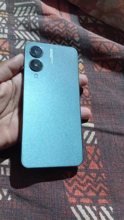 vivo Y 17s box charger Available