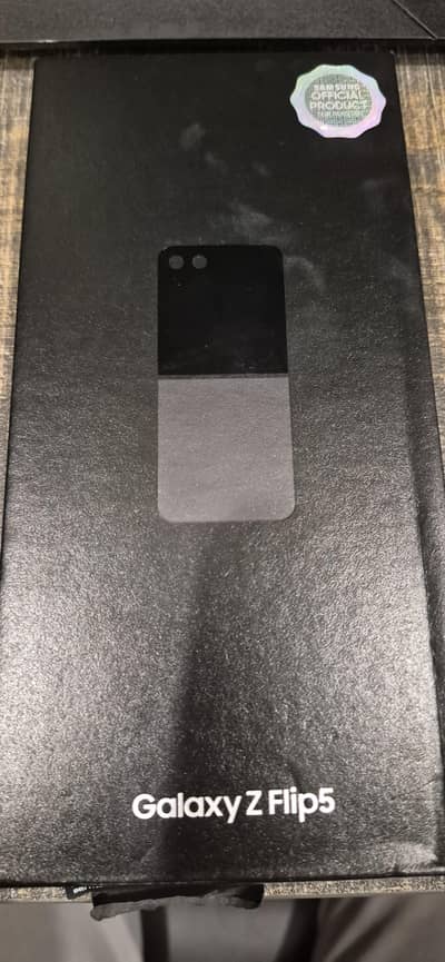 Flip 5 PTA approved Perfect Condition except green line outer display