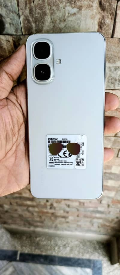 infinix smart 10 4/64 gb only mobile hai