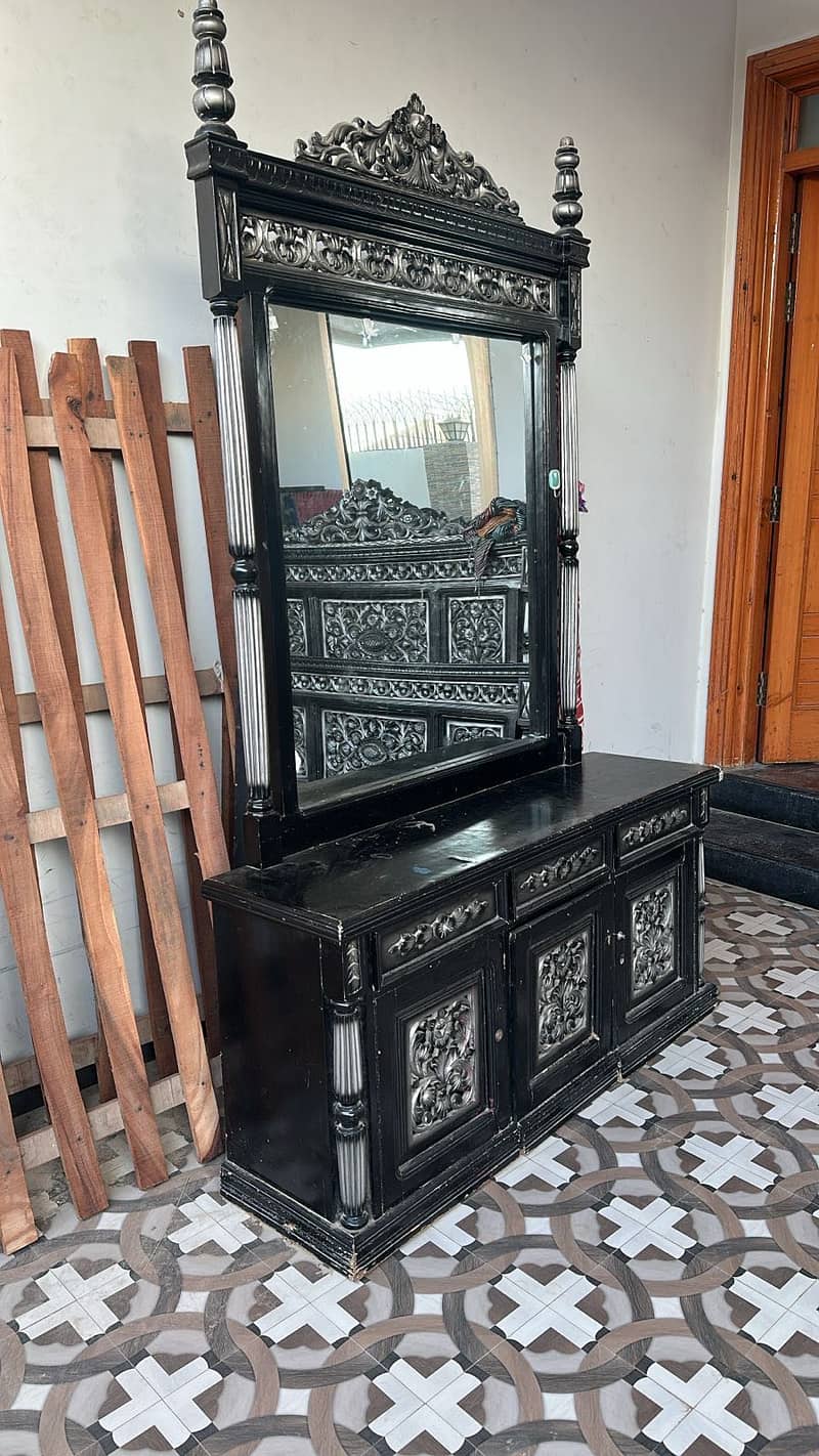 Chinioti Bed & dressing 1