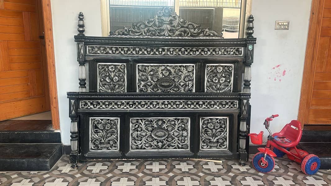 Chinioti Bed & dressing 3