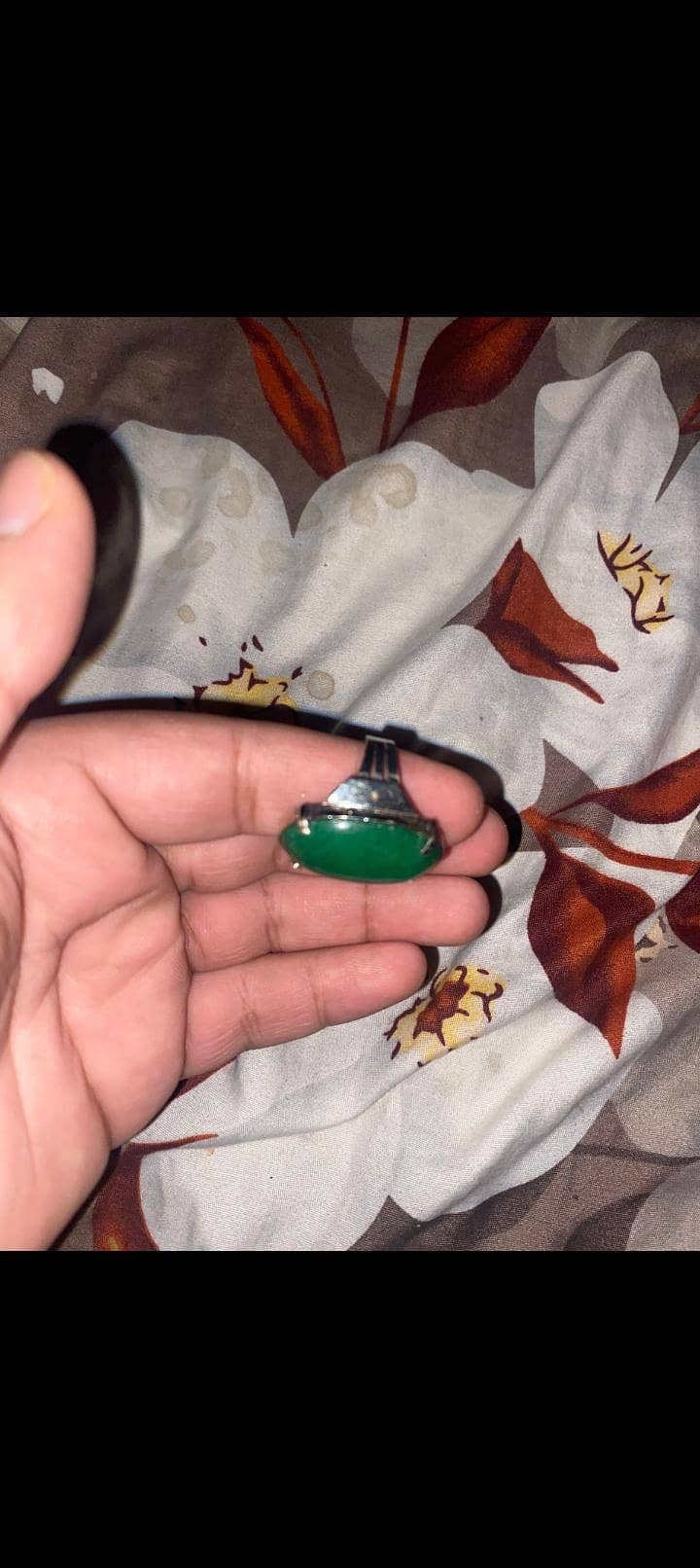 emerald stone ring 1