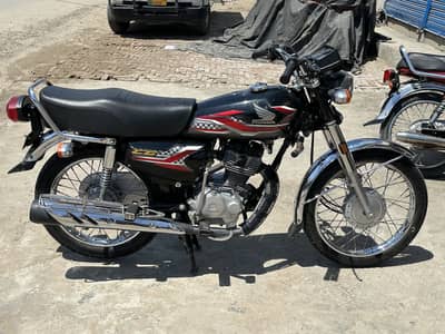 Honda 125 (In Showroom Condition)
