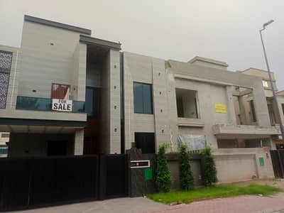 A Spacious 10 Marla House In Bahria Town - Johar Block