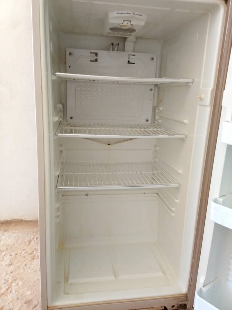 refrigerator 3
