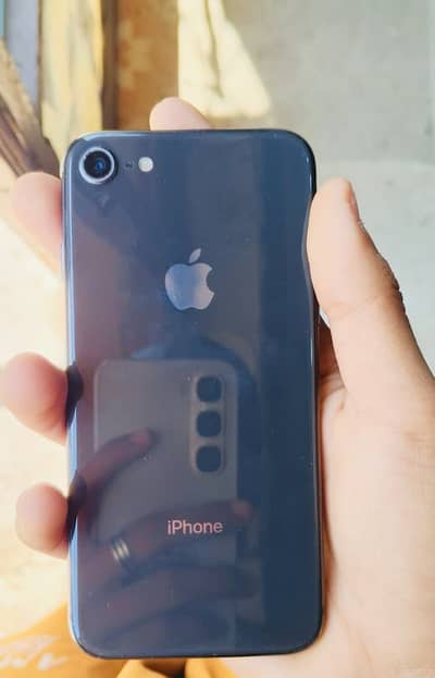 I phone 8  10 By 10 condition Total genuimun