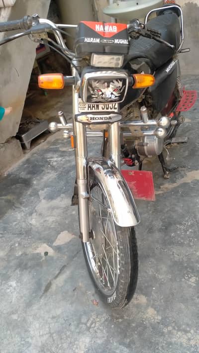 new look bike bike new condition jo ha sab samny ha