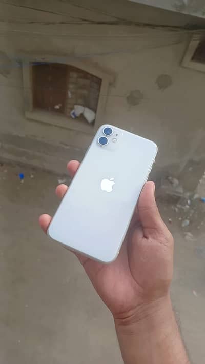 I PHONE 11 White