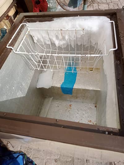 Esta German deep freezer For Sale 26000