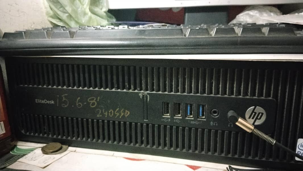 HP Desktop computer 0