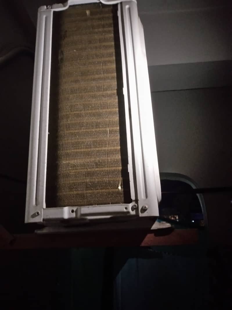 NON INVERTER USED SPLIT AC CONDITION NEW 0