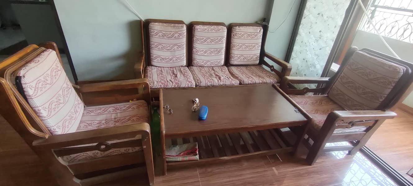 Sofa set with Table 0