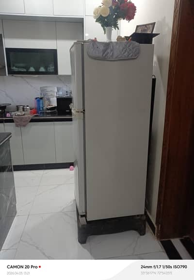 very good working condition fridge 14 cubec