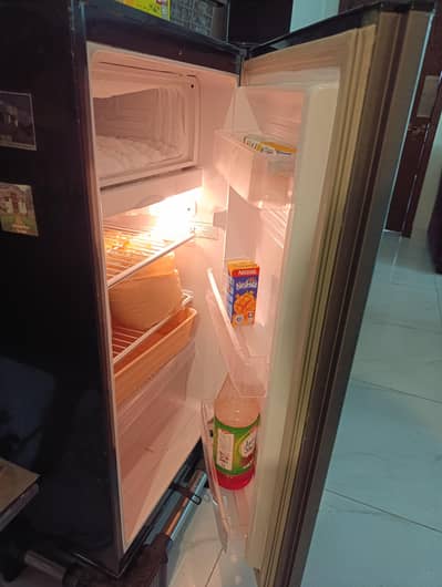 refrigerator in good condition for urgent sale