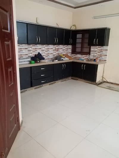 One Line Short Description: Ground floor 240 sq yd portion (3 bed DD) available in Old Raviyans, Scheme 33