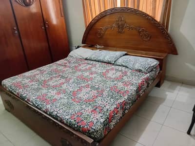 I want to sell bed set 6 by 6