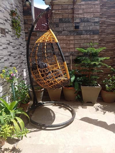 Comfortable Home Swing / Jhoola – Good Condition, Slightly Used
